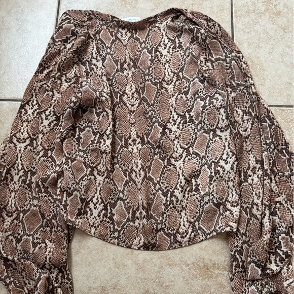 RESA Python Tie Front Blouse - Picture 10 of 10